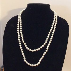 Vintage faux Pearl necklace stylist by kmt